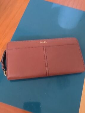 Fossil Chestnut Leather Zip-Around Wallet Used Once